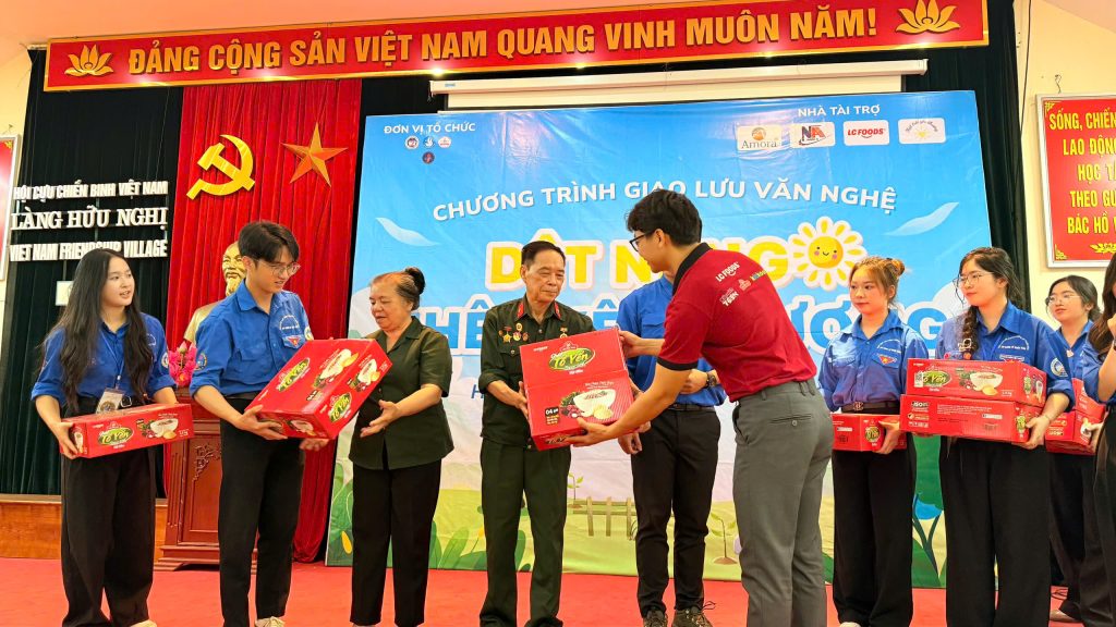 LC Foods đồng hành cùng chương trình “Dệt nắng – Thêu yêu thương” tại Làng Hữu nghị Việt Nam