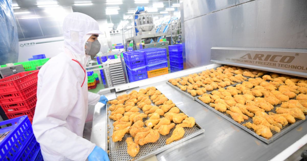 Dây chuyền sản xuất của LC Foods hiện đã được tự động hóa với việc doanh nghiệp đã đầu tư mạnh vào hệ thống công nghệ-dây chuyền sản xuất hiện đại.