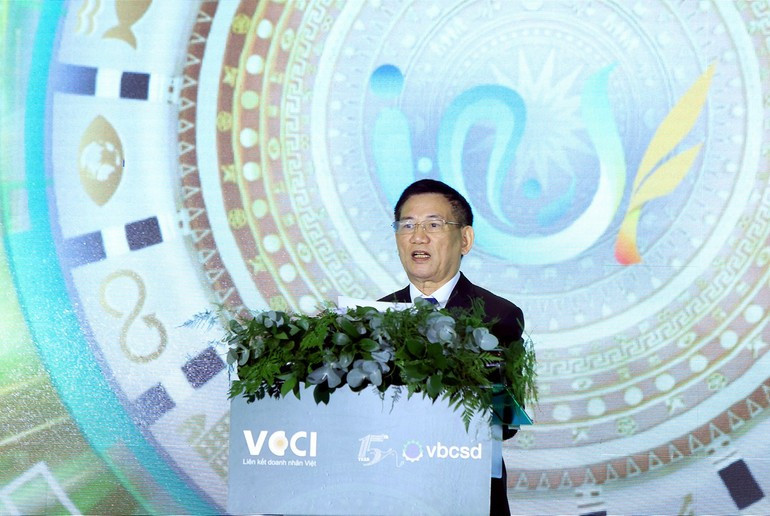 Phó Thủ tướng Chính phủ Hồ Đức Phớc, Chủ tịch Hội đồng quốc gia về Phát triển bền vững phát biểu chỉ đạo tại Diễn đàn Doanh nghiệp phát triển bền vững Việt Nam 2025.