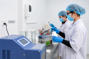 Nhân viên R&D của LC Foods